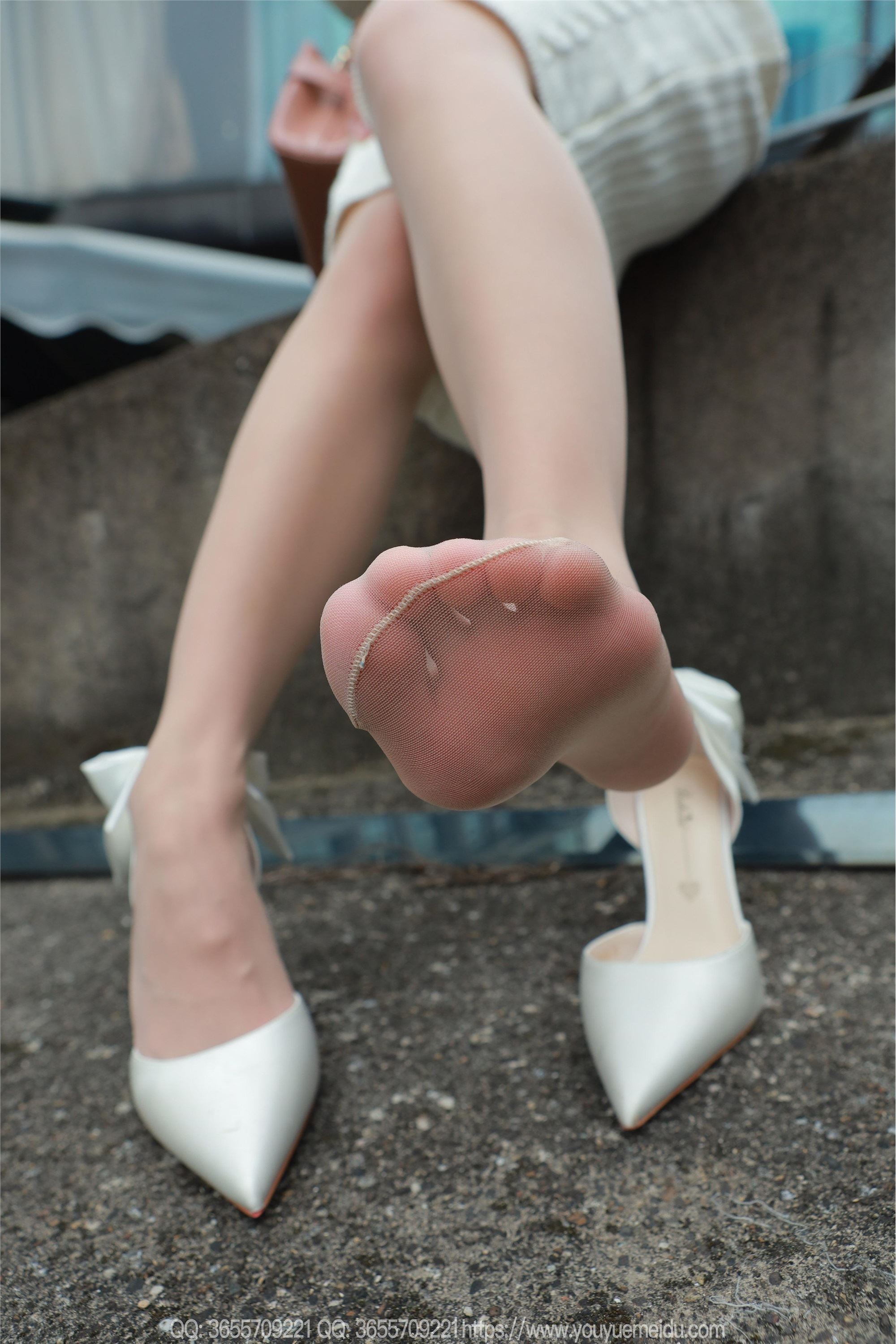 IESS异思趣向  2025.03.10 丝享家 1997 兔兔《高开衩包臀裙》